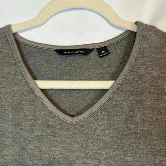 H by HALSTON VNECK 3/4 LENGTH SLEEVE TOP SHIRT MODAL BLEND SIZE XS TAUPE/BROWN - Picture 2 of 6
